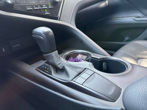 Used 2022 Toyota Camry SE w/ Carpet Mat Package (TMS) image 16