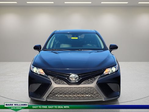 Used 2020 Toyota Camry SE w/ Audio Package FWD image 9