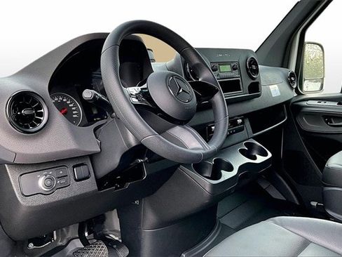 New 2025 Mercedes-Benz Sprinter 2500 image 8