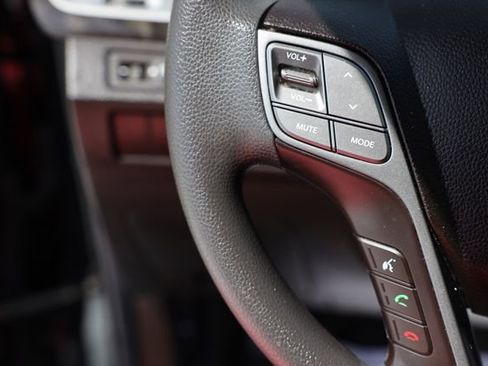 Used 2017 Hyundai Santa Fe Sport image 16