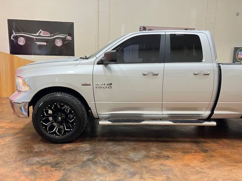 Used 2017 RAM 1500 Classic SLT image 6