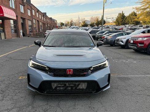 Used 2024 Honda Civic Type R image 2
