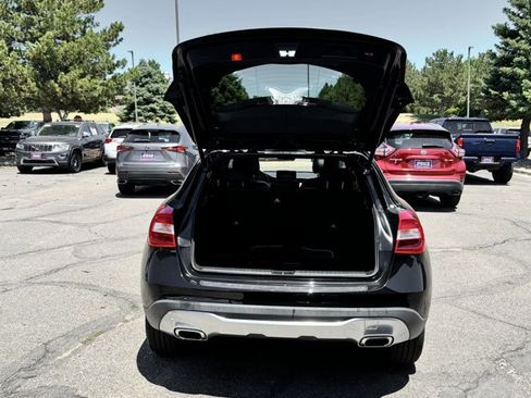 Used 2020 Mercedes-Benz GLA 250 4MATIC w/ Premium Package image 6