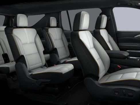 New 2026 Chevrolet Traverse High Country image 8