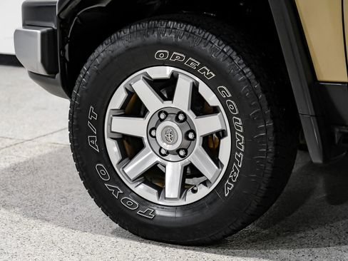 Used 2014 Toyota FJ Cruiser 4WD w/ Upgrade Package image 50