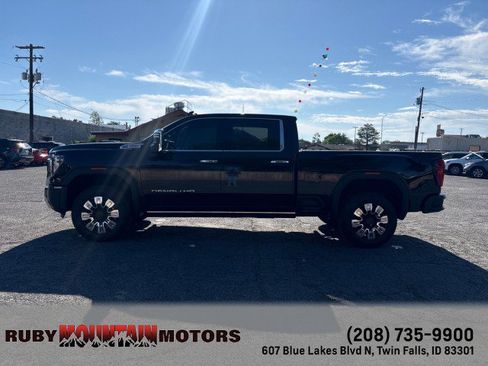 Used 2025 GMC Sierra 3500 Denali w/ Denali Reserve Package AWD/4WD image 4