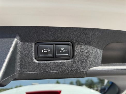 Used 2025 Kia Telluride SX w/ SX Captain's Chair Package FWD image 14