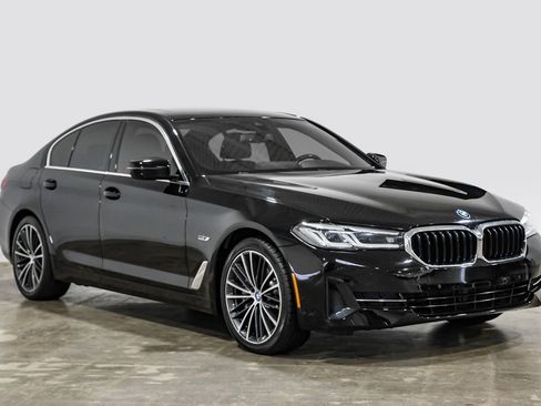 Used 2023 BMW 530e RWD image 9