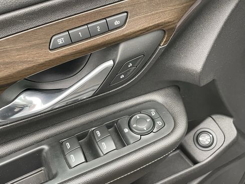 Used 2018 GMC Terrain Denali w/ Advanced Safety Package image 13