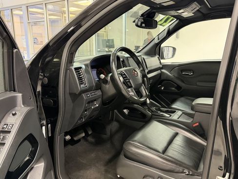 Used 2022 Nissan Frontier PRO-4X w/ Pro-4X Premium Package image 9
