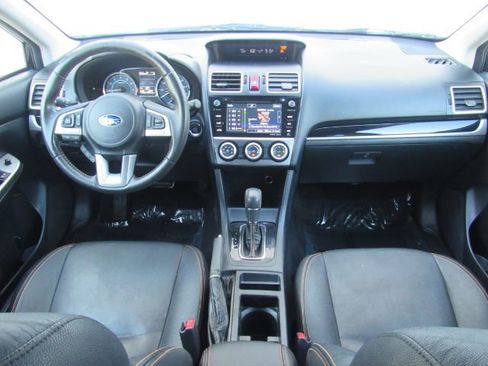 Used 2017 Subaru Crosstrek 2.0i Limited image 3