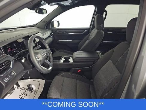 Used 2025 GMC Acadia Elevation image 3