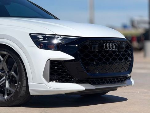 Used 2025 Audi RS Q8 performance image 9