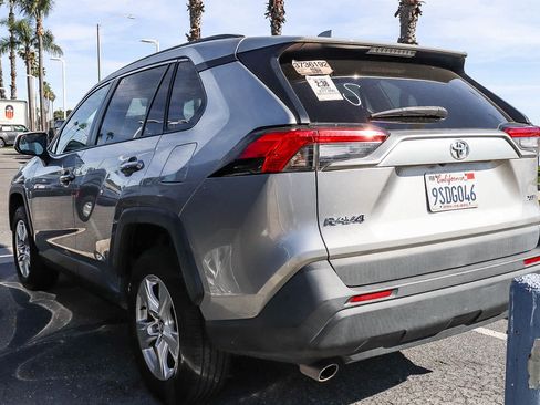 Used 2020 Toyota RAV4 XLE image 7