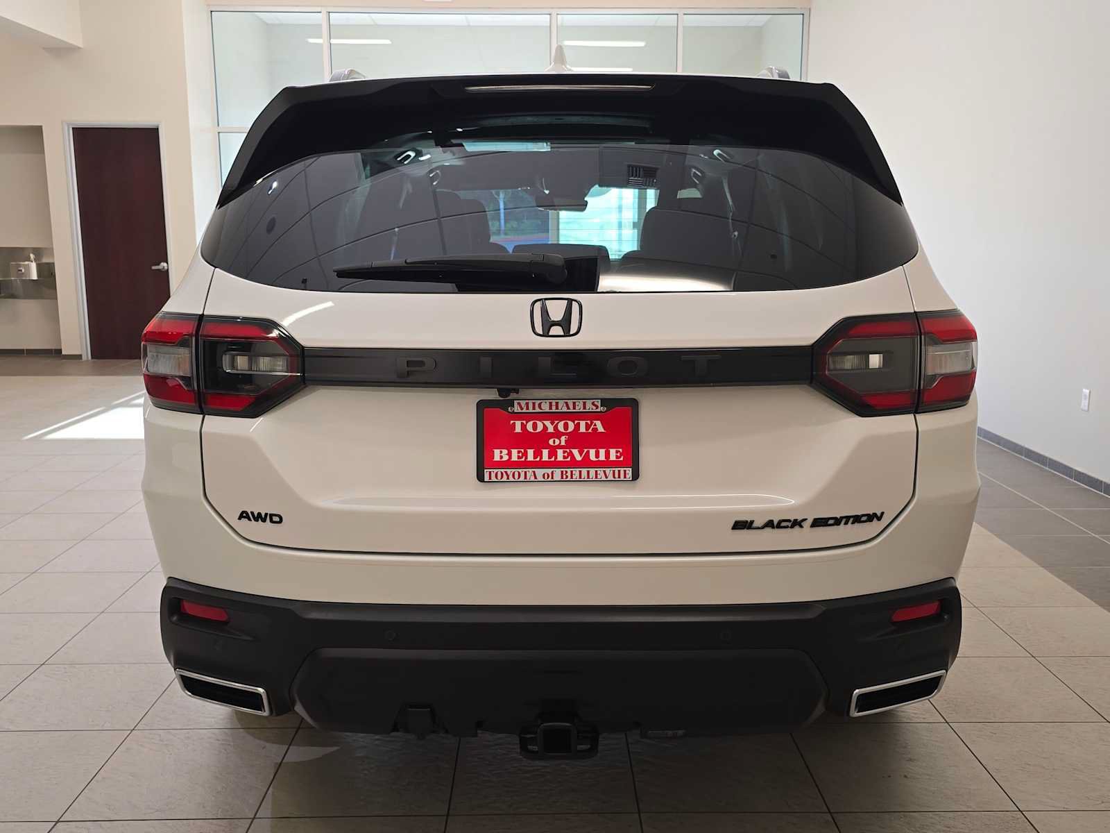 Used 2025 Honda Pilot Black Edition image 5