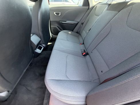 Used 2025 Kia K4 FWD image 26