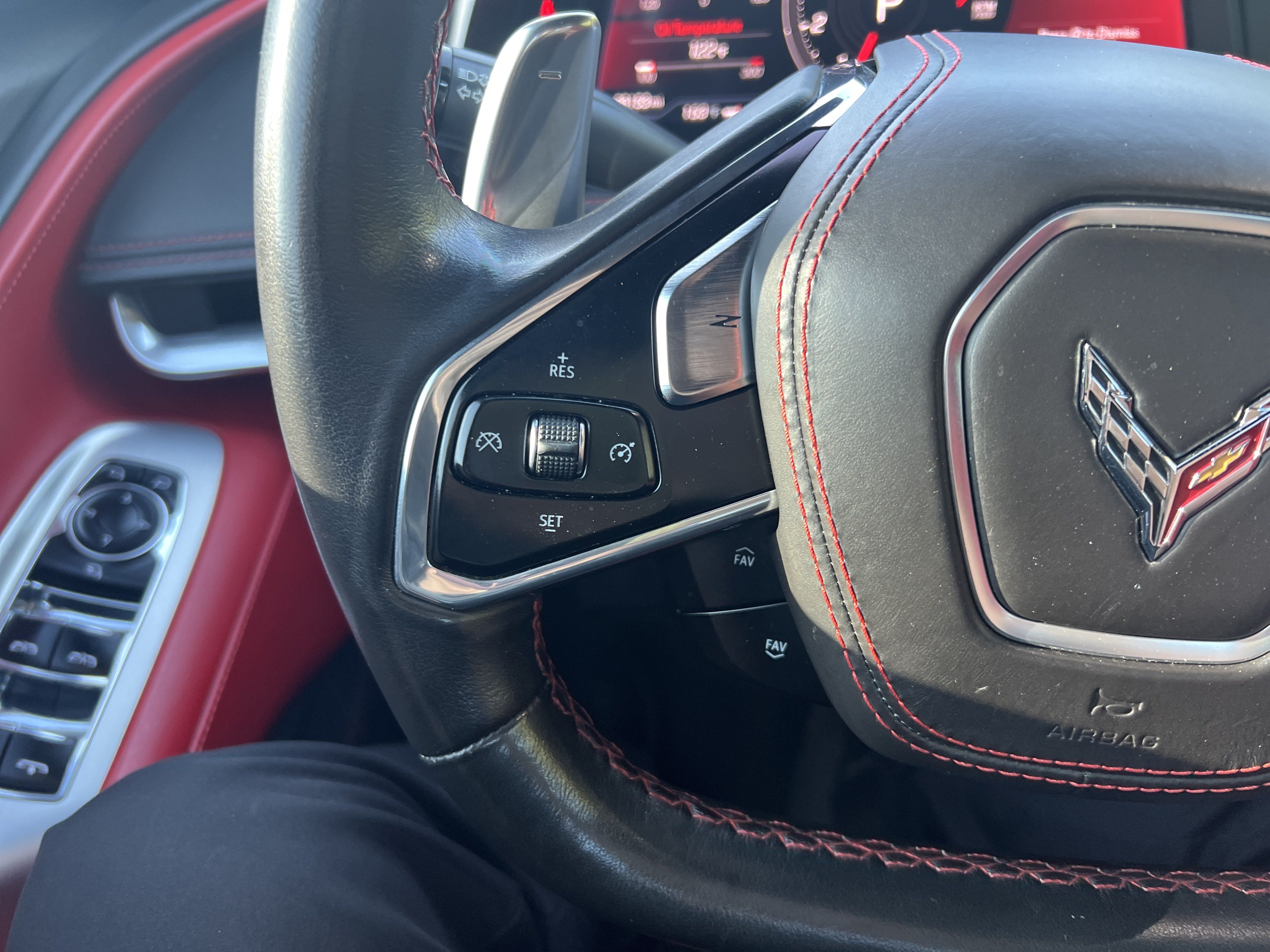 Used 2021 Chevrolet Corvette Stingray Premium Conv w/ Z51 Performance Package RWD image 16