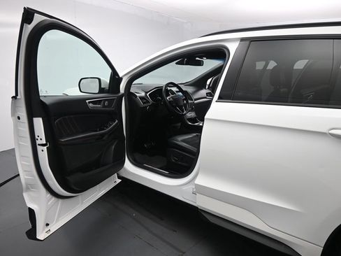 Certified 2020 Ford Edge ST-Line FWD image 9