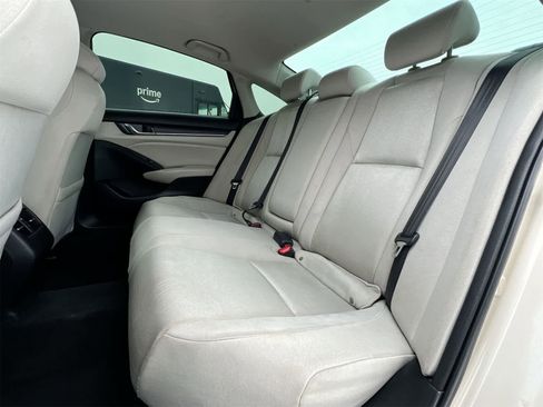 Used 2018 Honda Accord EX image 19