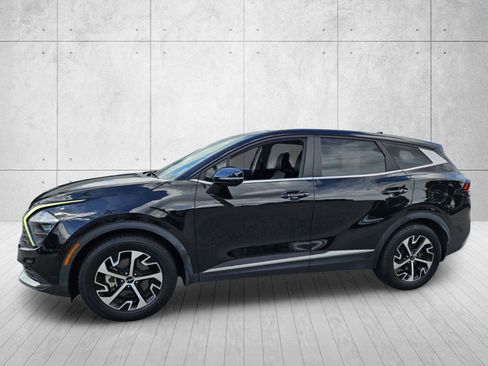 Used 2023 Kia Sportage EX FWD image 3