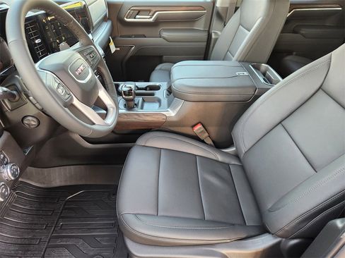 New 2026 GMC Sierra 1500 SLT image 9