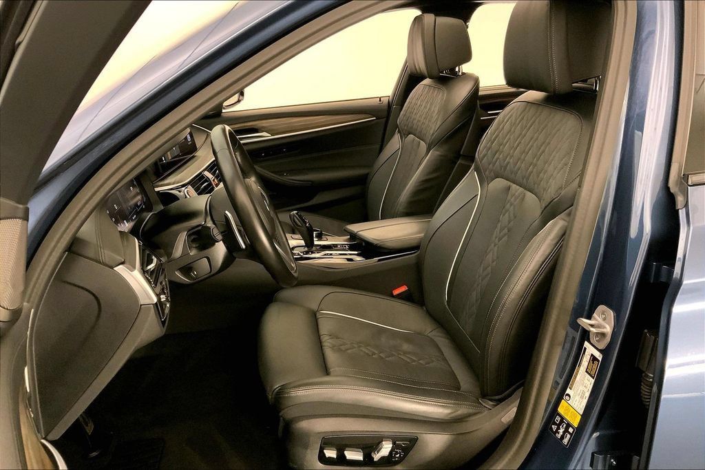 Certified 2023 BMW M550i xDrive AWD/4WD image 13