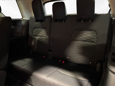 Used 2025 Nissan Pathfinder SV AWD/4WD image 36