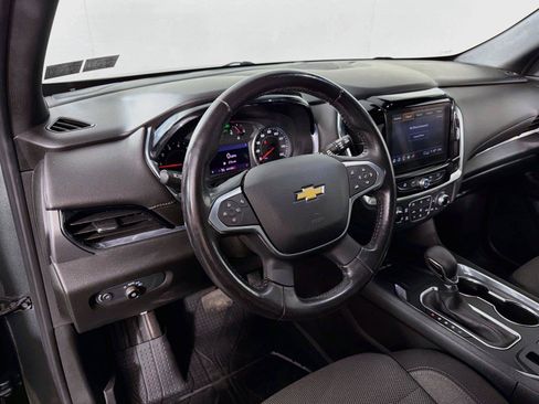 Used 2022 Chevrolet Traverse LT FWD image 16