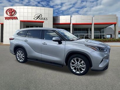 Used 2023 Toyota Highlander Limited
