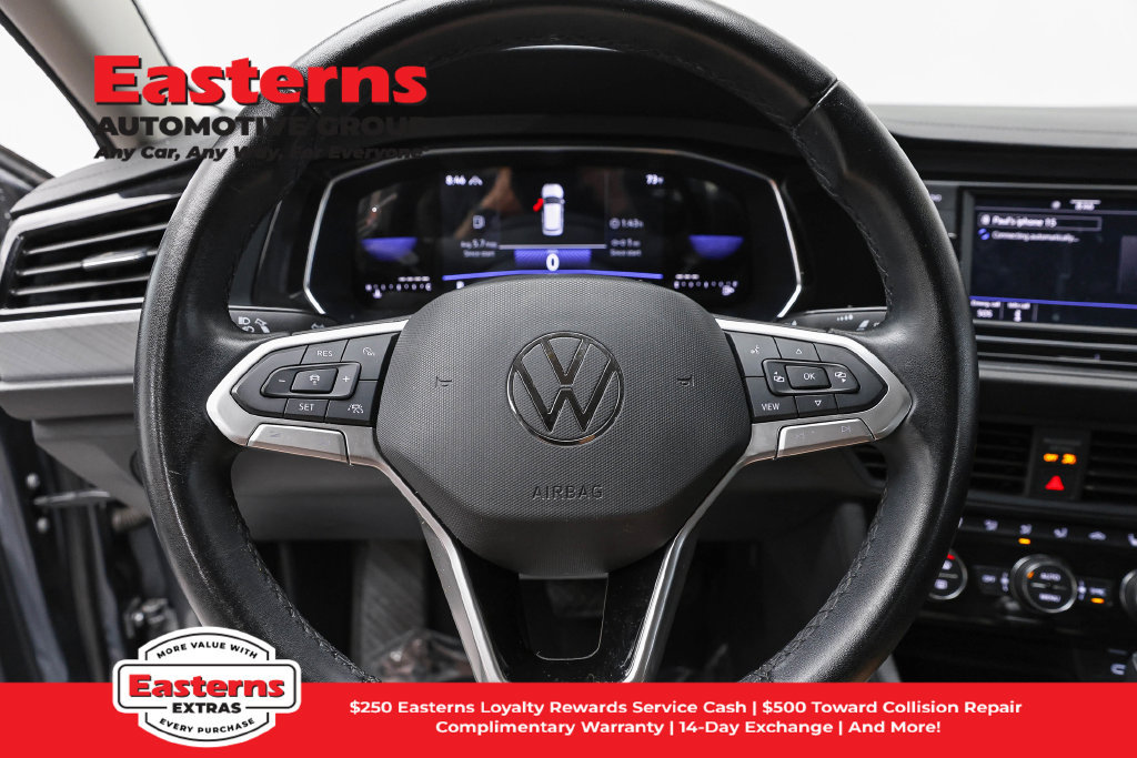 Used 2024 Volkswagen Jetta SE FWD image 11