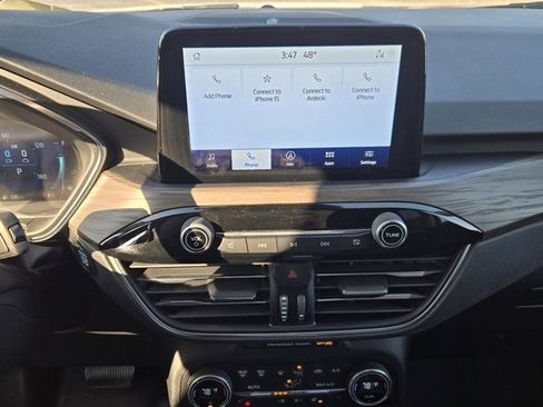 Used 2020 Ford Escape Titanium image 8