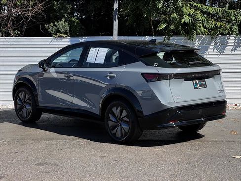 Used 2024 Nissan Ariya AWD image 3
