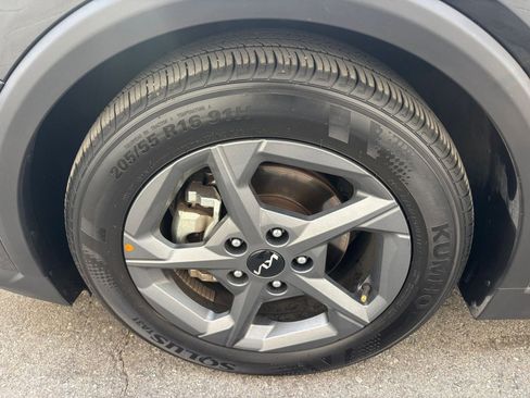 Used 2025 Kia K4 LXS image 35