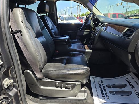 Used 2011 GMC Yukon Denali image 16