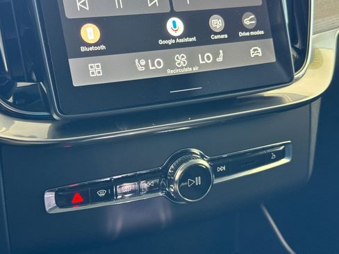 New 2026 Volvo XC90 T8 Plus AWD/4WD image 21