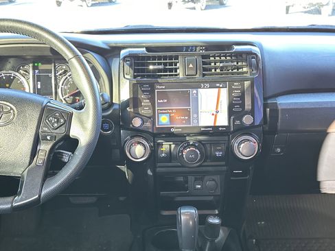 Used 2021 Toyota 4Runner Venture image 29