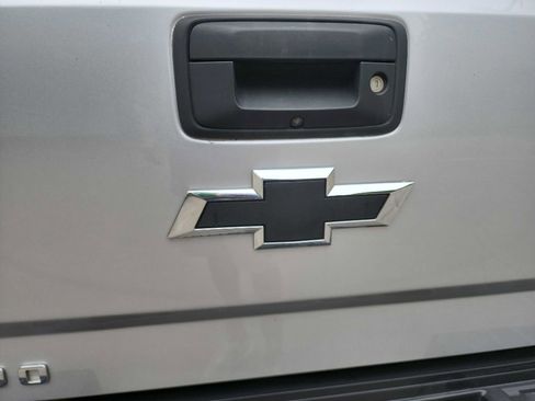 Used 2017 Chevrolet Silverado 2500 LT AWD/4WD image 9