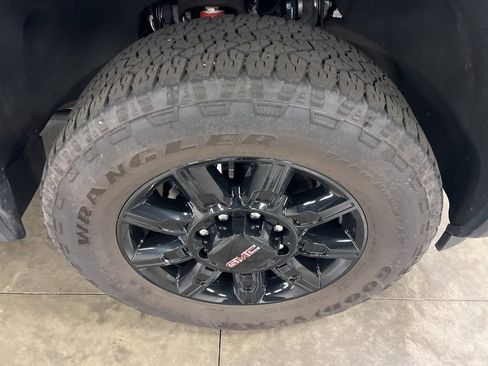 Certified 2024 GMC Sierra 2500 AT4 w/ AT4 Premium Plus Package image 19