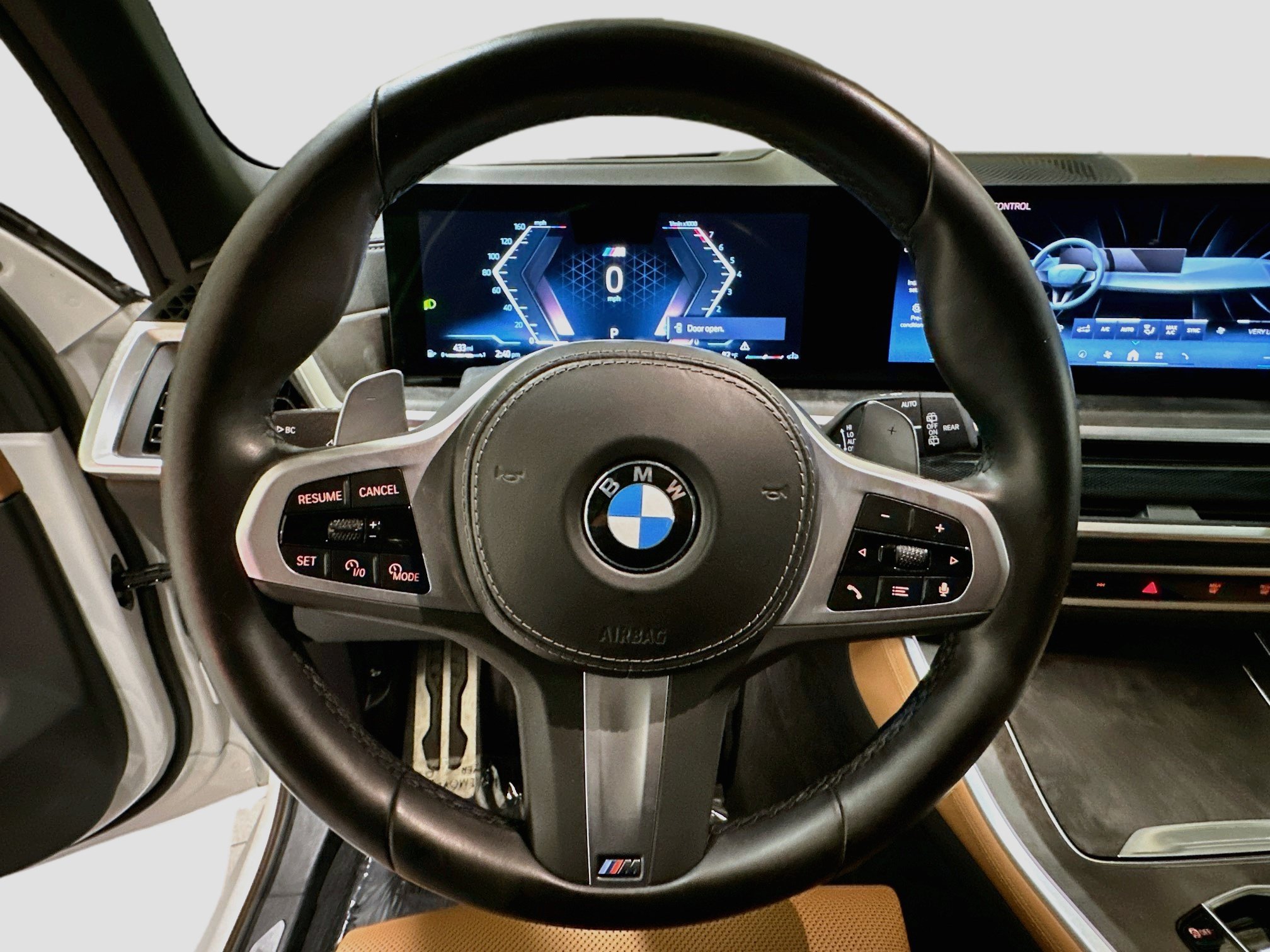 Used 2024 BMW X5 xDrive40i w/ M Sport Package AWD/4WD image 11