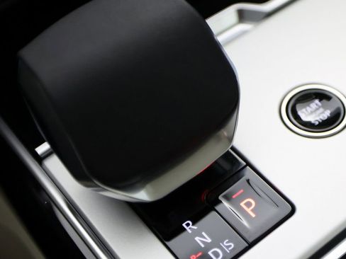 Used 2025 Land Rover Range Rover SE AWD/4WD image 23
