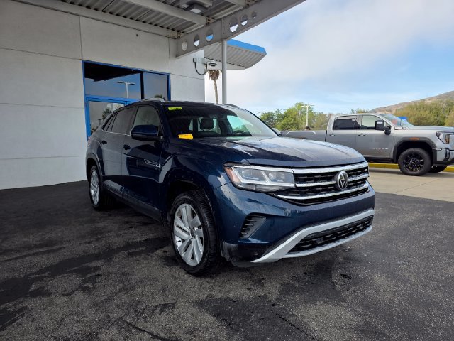 Used 2021 Volkswagen Atlas Cross Sport SE w/ Panoramic Sunroof Package FWD image 3