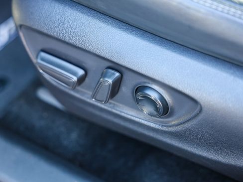 Used 2020 Toyota RAV4 Limited image 12