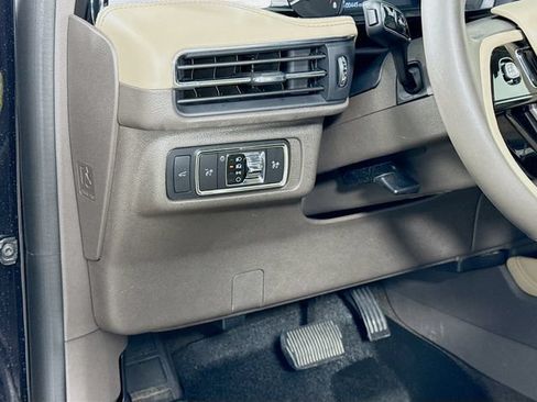 Used 2022 Lincoln Corsair AWD w/ Equipment Group 101A image 10