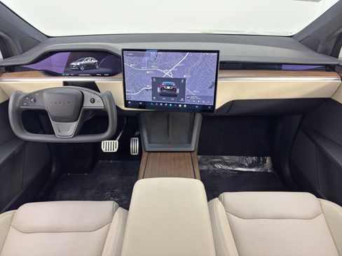 Used 2023 Tesla Model X image 12