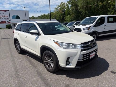 Used 2019 Toyota Highlander XLE AWD/4WD image 26