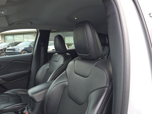 Used 2020 Jeep Cherokee Latitude Plus w/ Cold Weather Group image 13