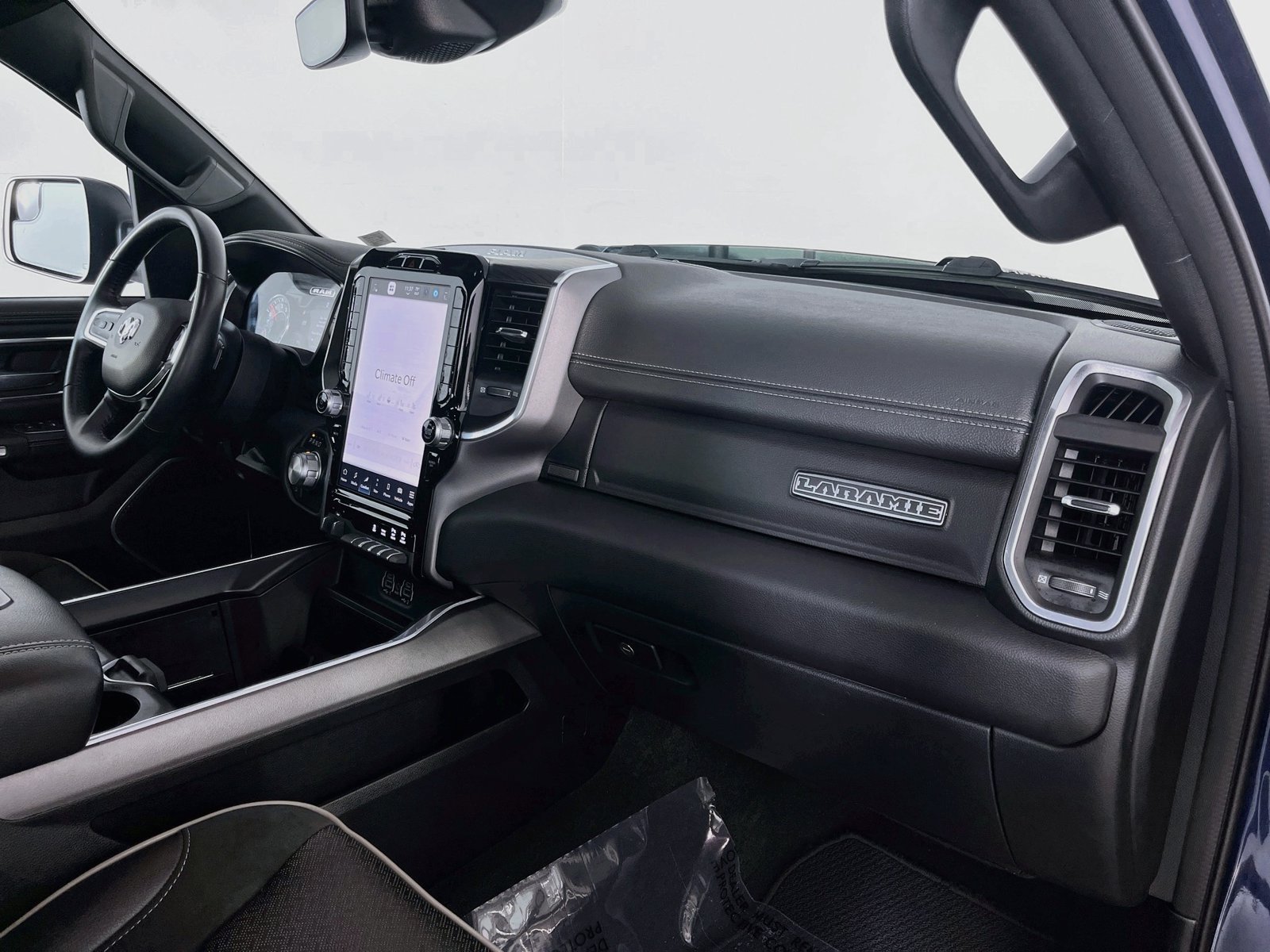 Used 2023 RAM 1500 Laramie AWD/4WD image 37