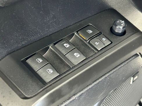 Used 2020 Toyota Tacoma TRD Sport w/ TRD Premium Sport Package AWD/4WD image 34