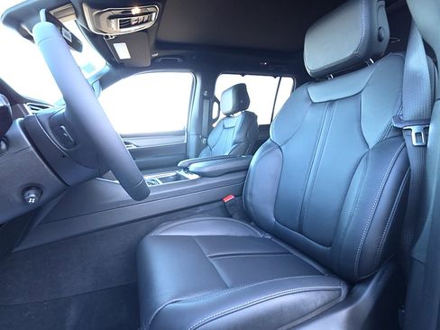 New 2026 Jeep Grand Wagoneer L Limited image 15