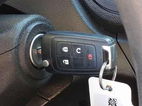 Used 2017 Chevrolet Equinox LT image 23